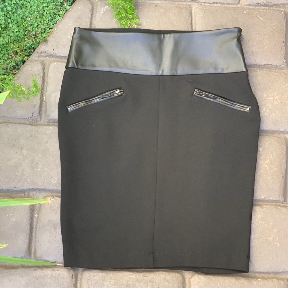 ZARA Basics Faux Leather Trim Black Skirt. Size S